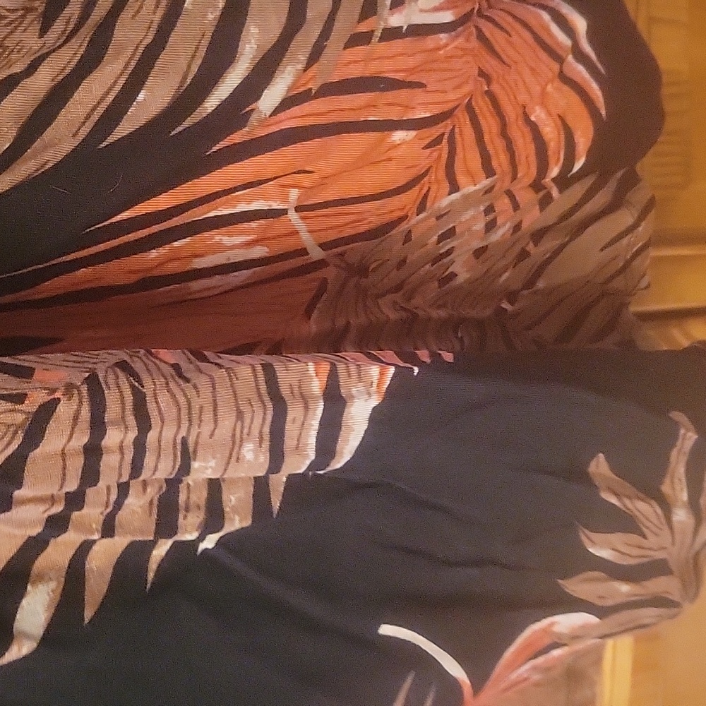 Top worn once - Picture 7 of 7